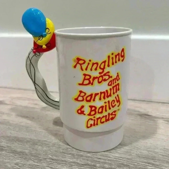 Vintage Ringling Brothers Circus Barnum Bailey Plastic Clown Cup Mug Handle - Picture 2 of 7